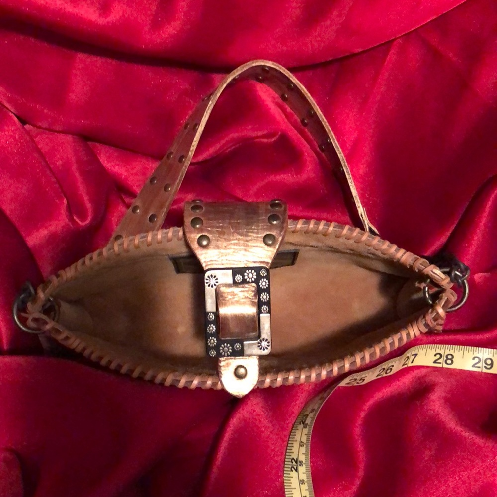 Handbag ๐ - Picture 6 of 14
